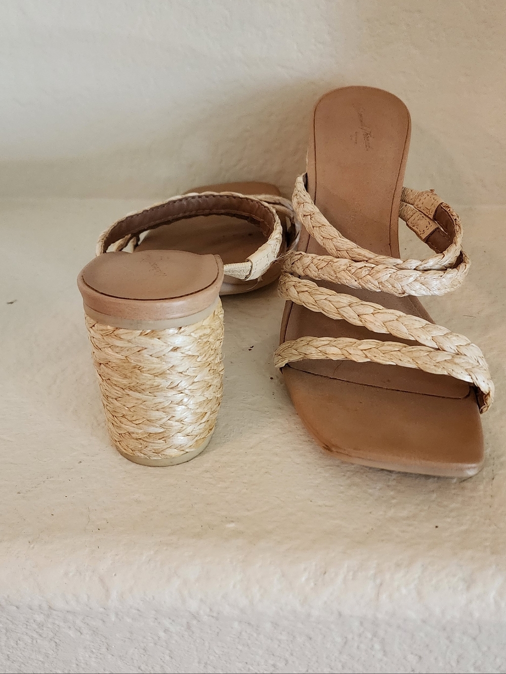 Universal Threads Wedges - Picture 3 of 4
